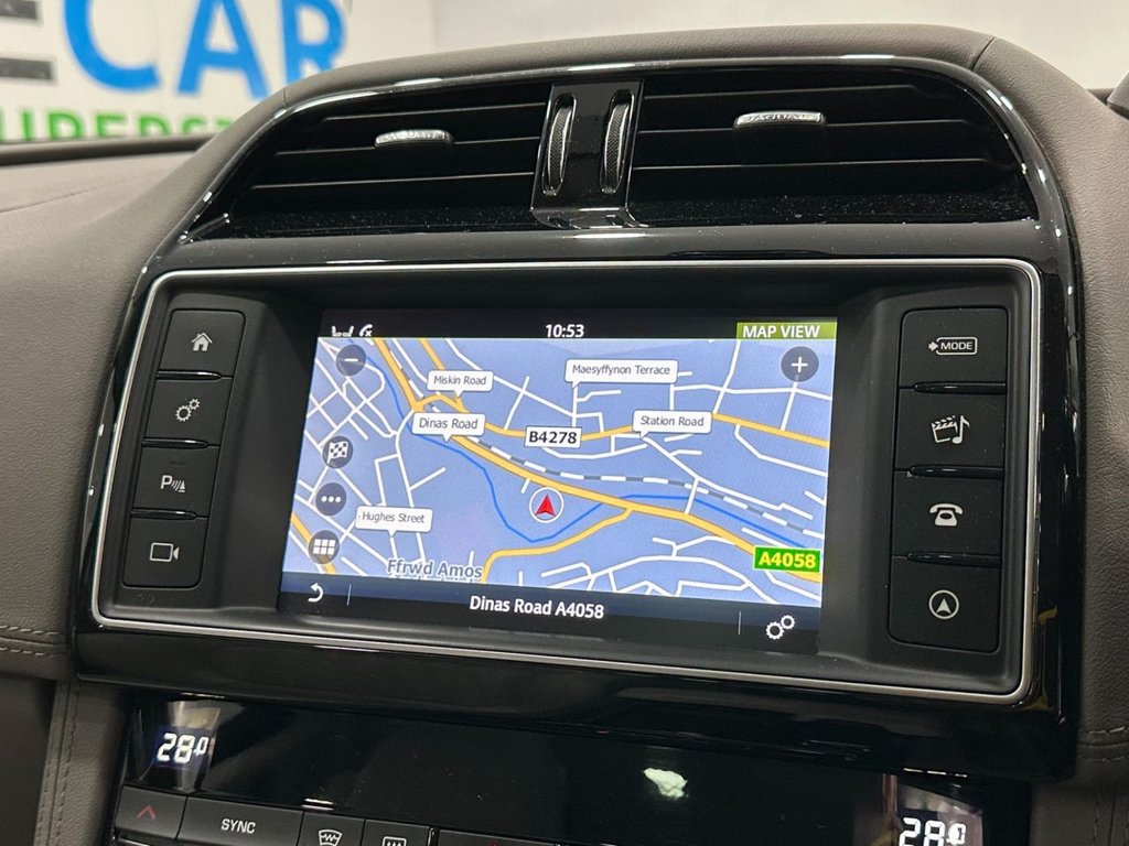 Used Jaguar F-Pace 2018 for sale - 76304296: Photo 35