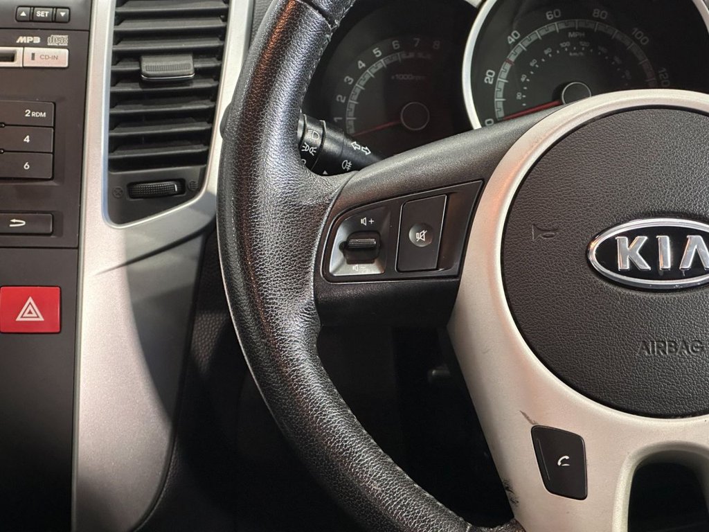 Used Kia Venga 2011 for sale - 76356549: Photo 24