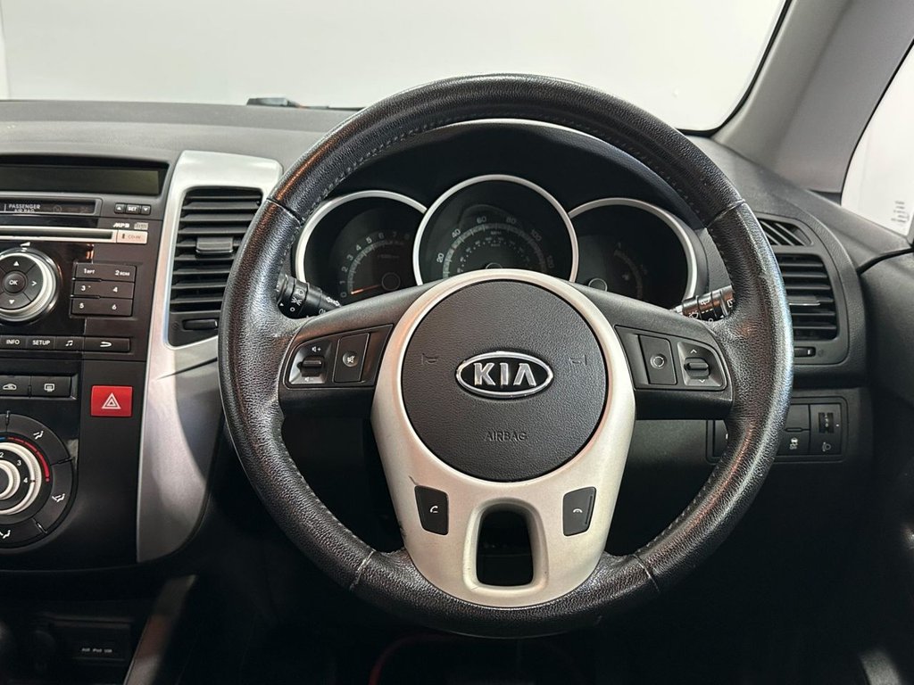 Used Kia Venga 2011 for sale - 76356549: Photo 25