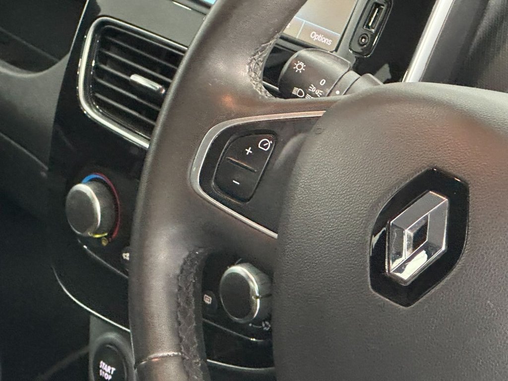 Used Renault Clio 2018 for sale - 76132677: Photo 17