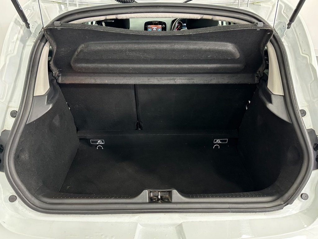 Used Renault Clio 2018 for sale - 76132677: Photo 33