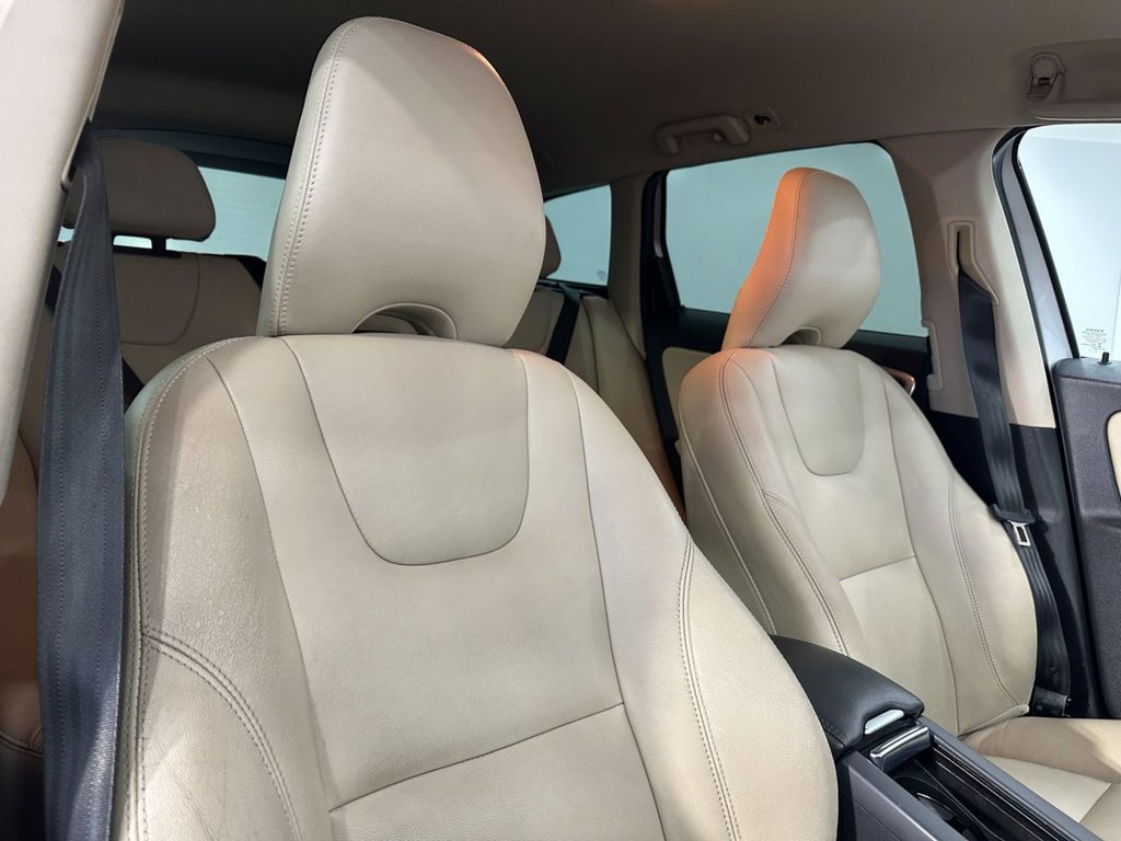 Used Volvo XC60 2015 for sale - 76356543: Photo 14