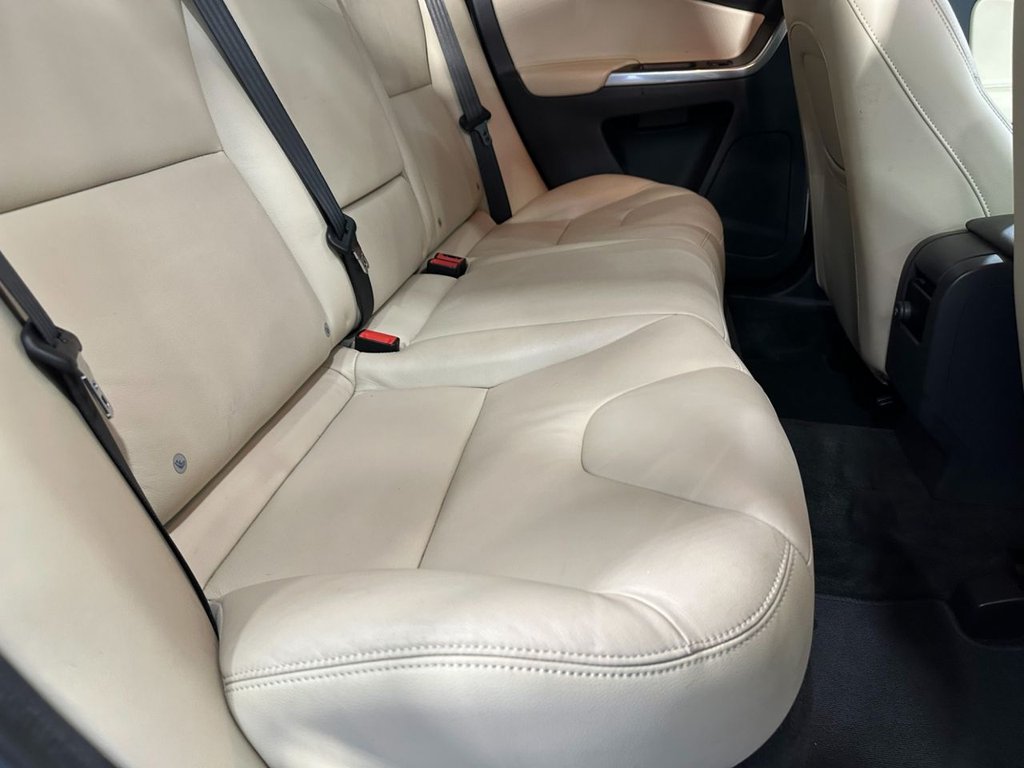 Used Volvo XC60 2015 for sale - 76356543: Photo 15