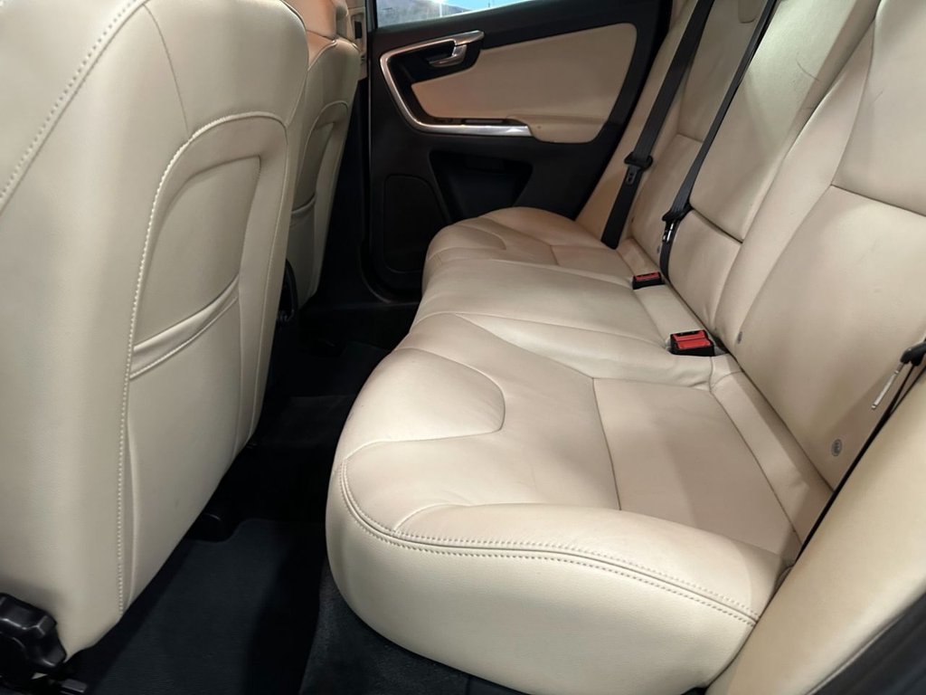 Used Volvo XC60 2015 for sale - 76356543: Photo 18