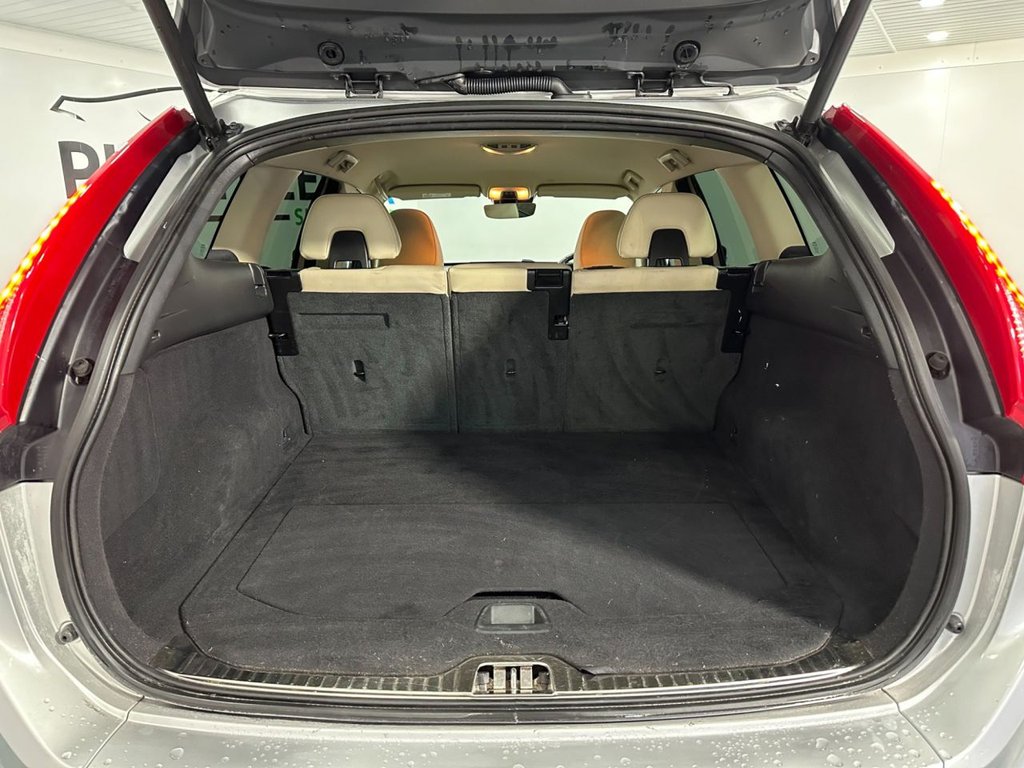 Used Volvo XC60 2015 for sale - 76356543: Photo 33