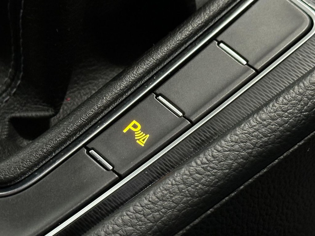 Used Volkswagen Golf 2014 for sale - 77422181: Photo 29