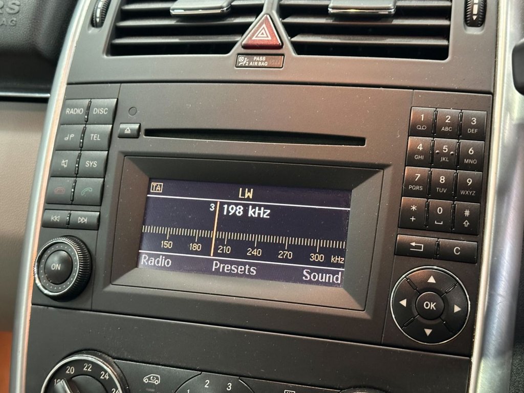 Used Mercedes-Benz B Class 2010 for sale - 77621547: Photo 29