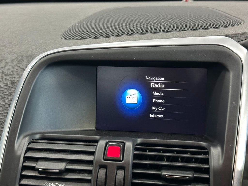 Used Volvo XC60 2017 for sale - 76496678: Photo 32