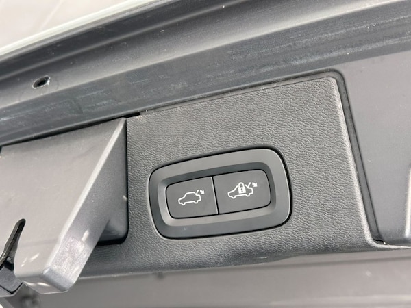 Used Volvo XC60 2018 for sale - 76038830: Photo 25
