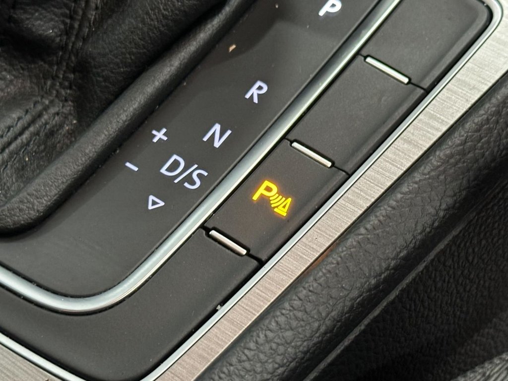 Used Volkswagen Golf 2015 for sale - 76038743: Photo 25