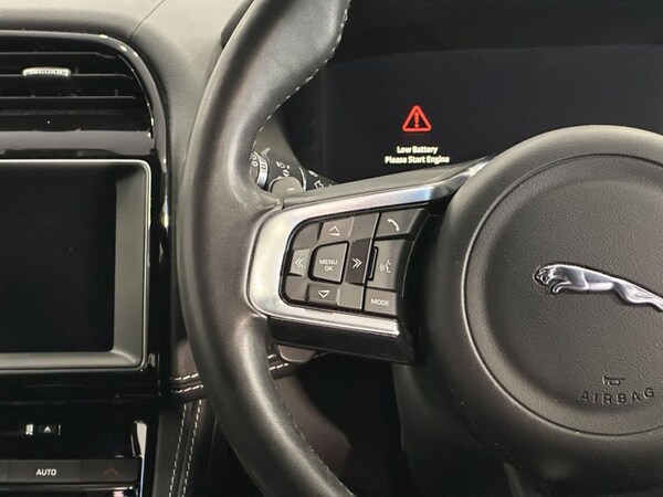 Used Jaguar F-Pace 2017 for sale - 76039224: Photo 23