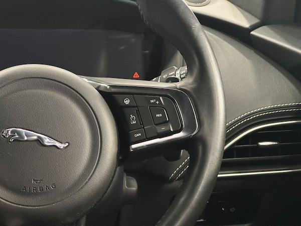 Used Jaguar F-Pace 2017 for sale - 76039224: Photo 25