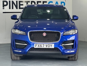 Used Jaguar F-Pace 2017 for sale - 76039224: Photo 2