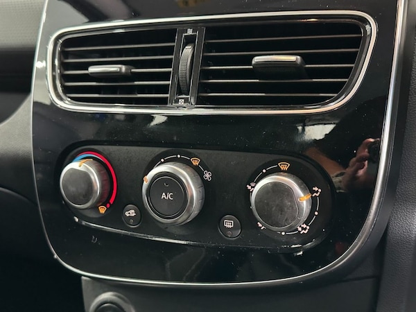 Used Renault Clio 2017 for sale - 76038856: Photo 25