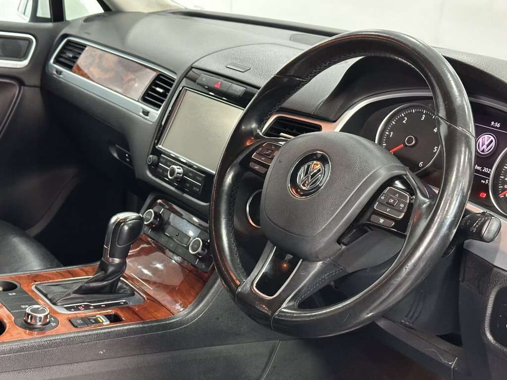 Used Volkswagen Touareg 2012 for sale - 76826526: Photo 16