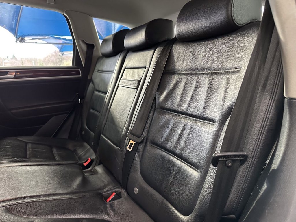 Used Volkswagen Touareg 2012 for sale - 76826526: Photo 24