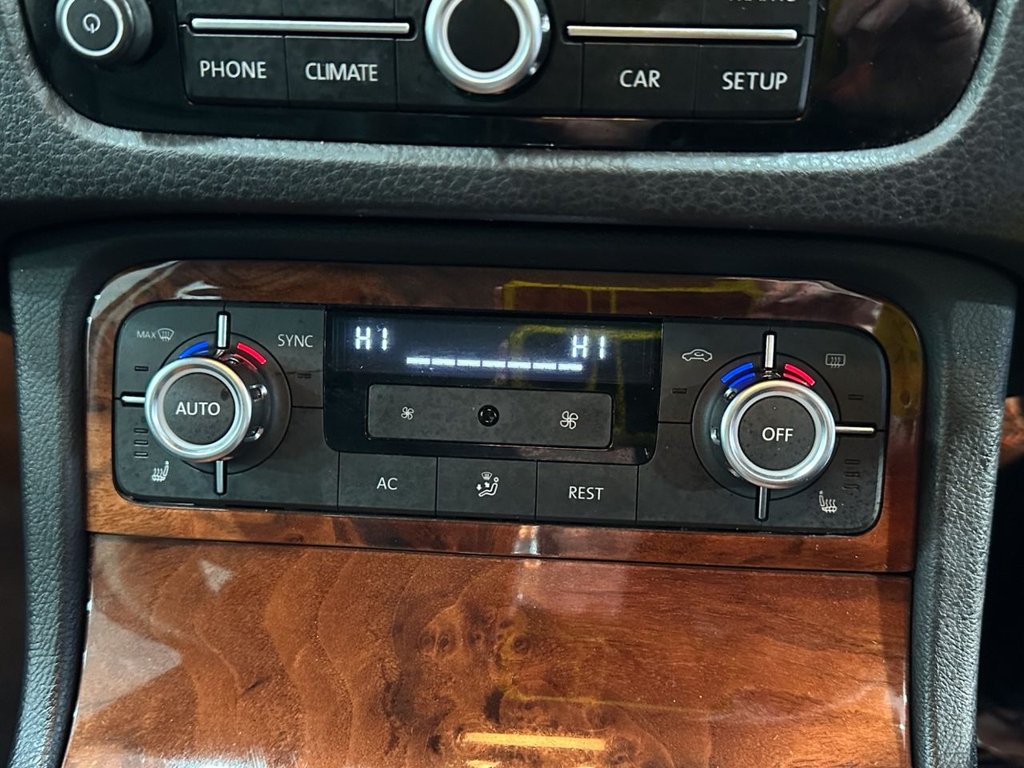 Used Volkswagen Touareg 2012 for sale - 76826526: Photo 26