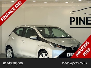 2017 (17) - 1.0 VVT-i x-play Hatchback 5dr Petrol Manual Euro 6 (68 ps)