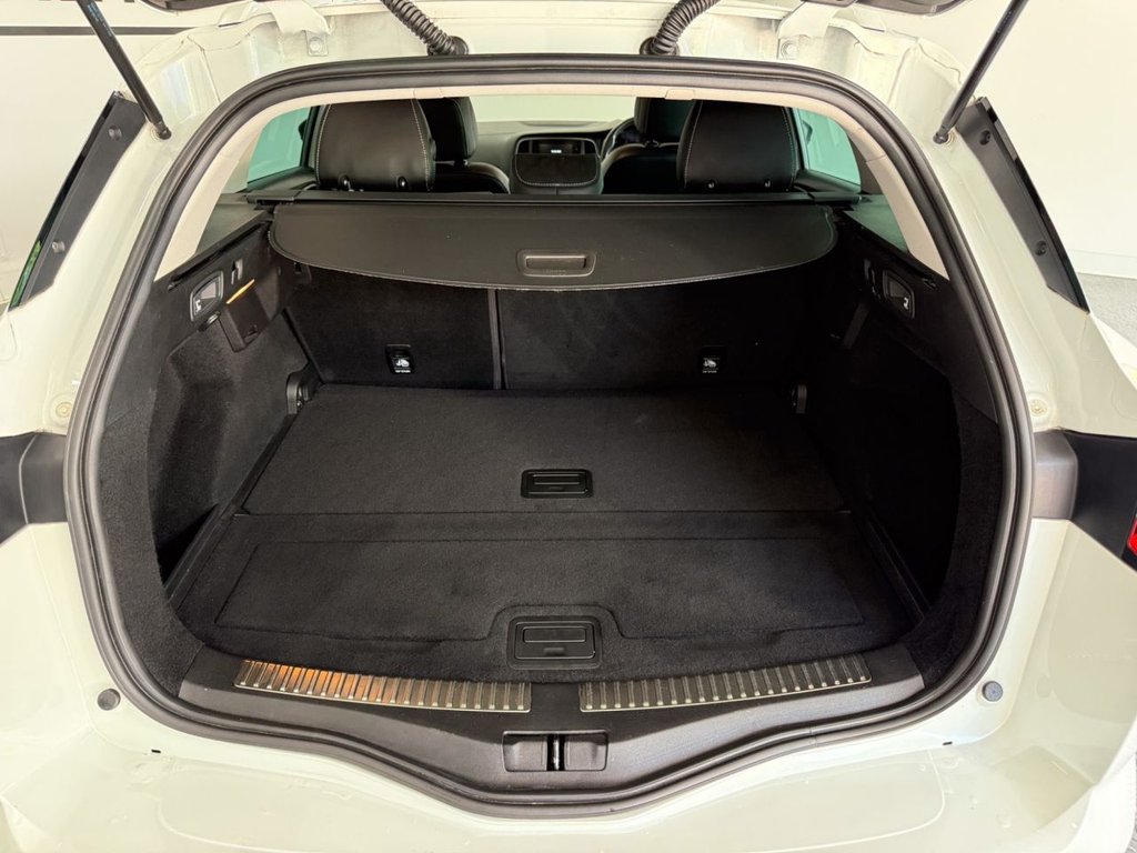 Used Renault Megane 2017 for sale - 76039275: Photo 34