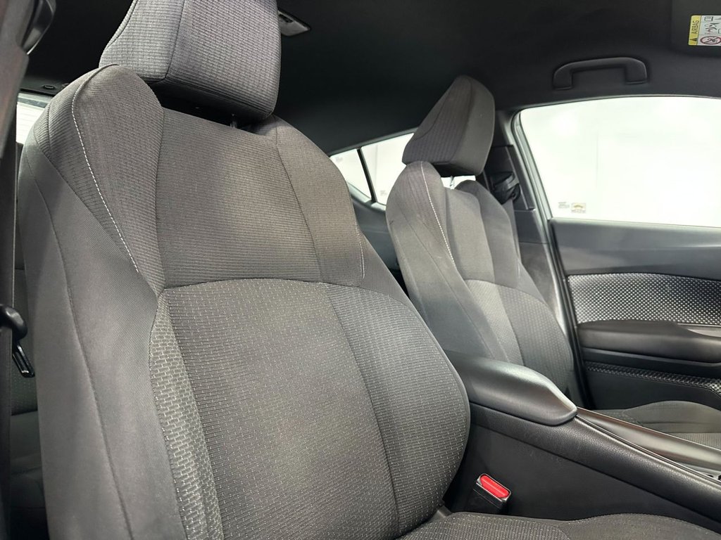 Used Toyota C-HR 2017 for sale - 77673605: Photo 18