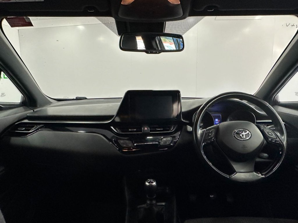 Used Toyota C-HR 2017 for sale - 77673605: Photo 25