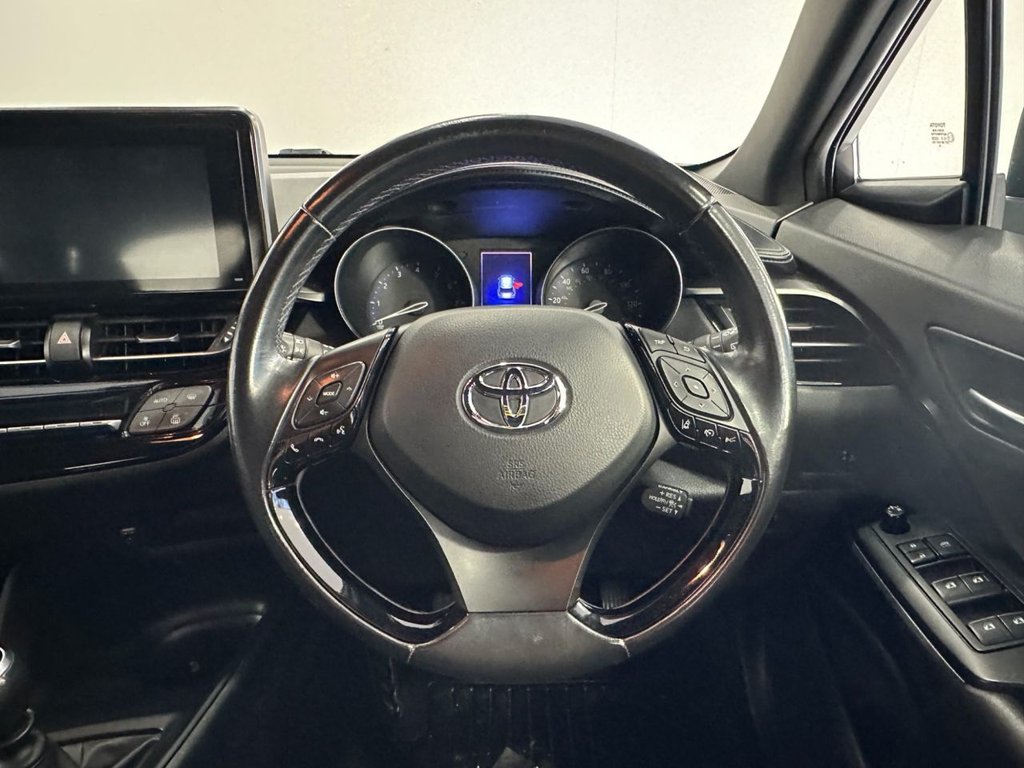 Used Toyota C-HR 2017 for sale - 77673605: Photo 26