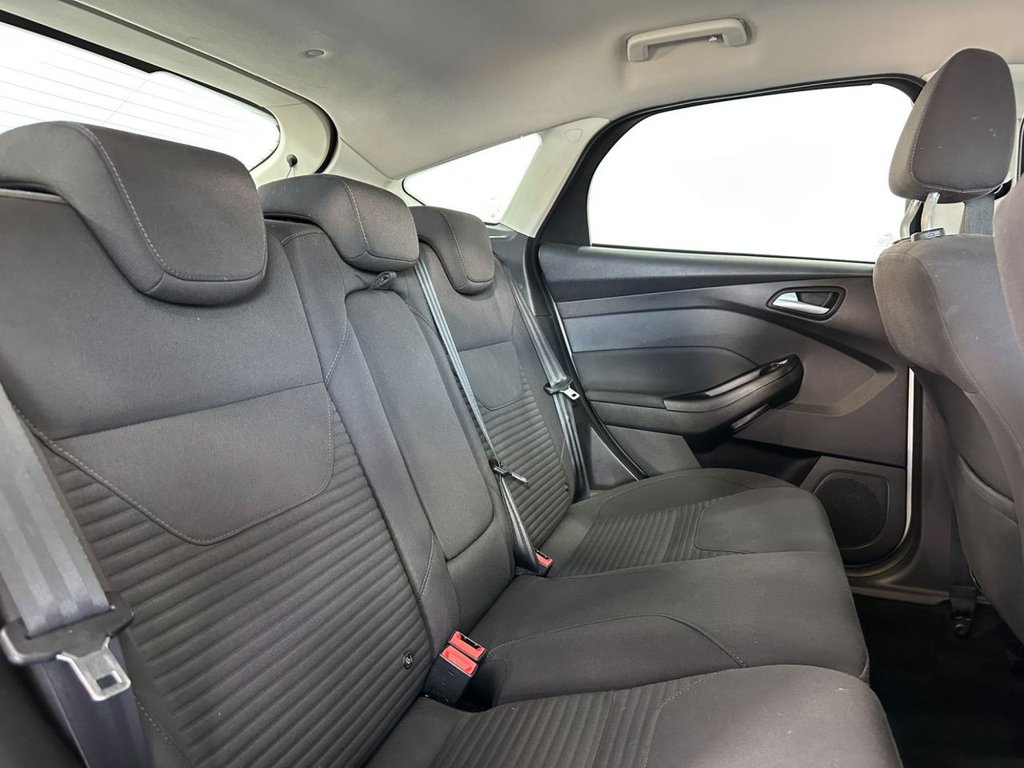 Used Ford Focus 2015 for sale - 76038950: Photo 21