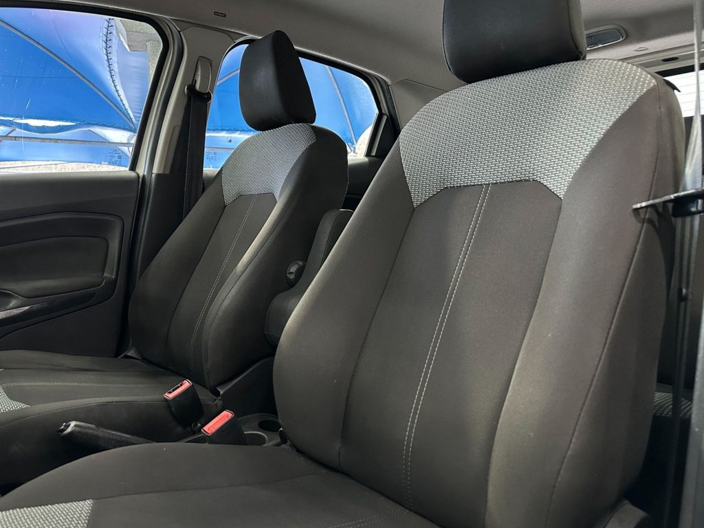Used Ford Ecosport 2015 for sale - 77620937: Photo 21