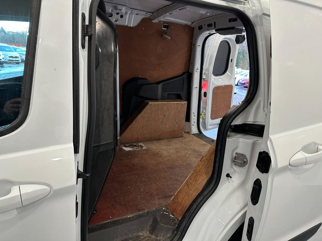 Used Ford Transit Courier 2017 for sale - 77534744: Photo 19