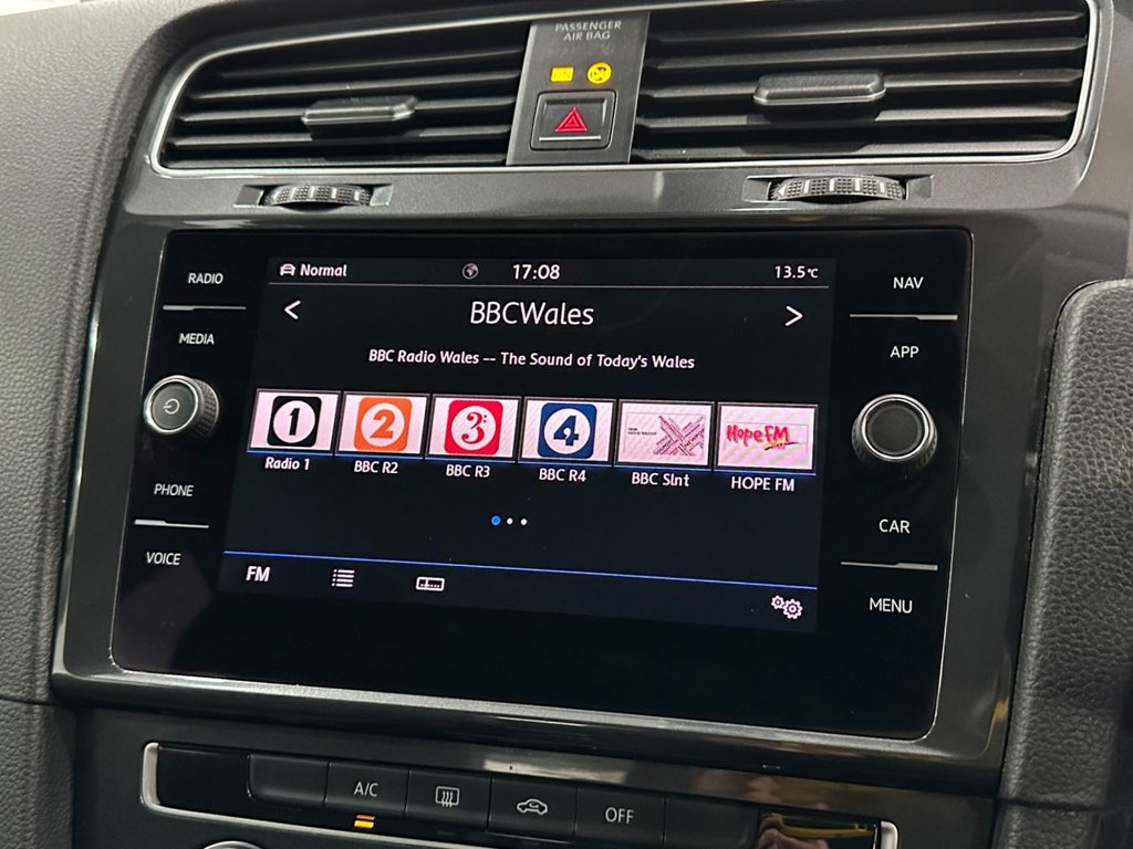 Used Volkswagen Golf 2018 for sale - 76303902: Photo 23