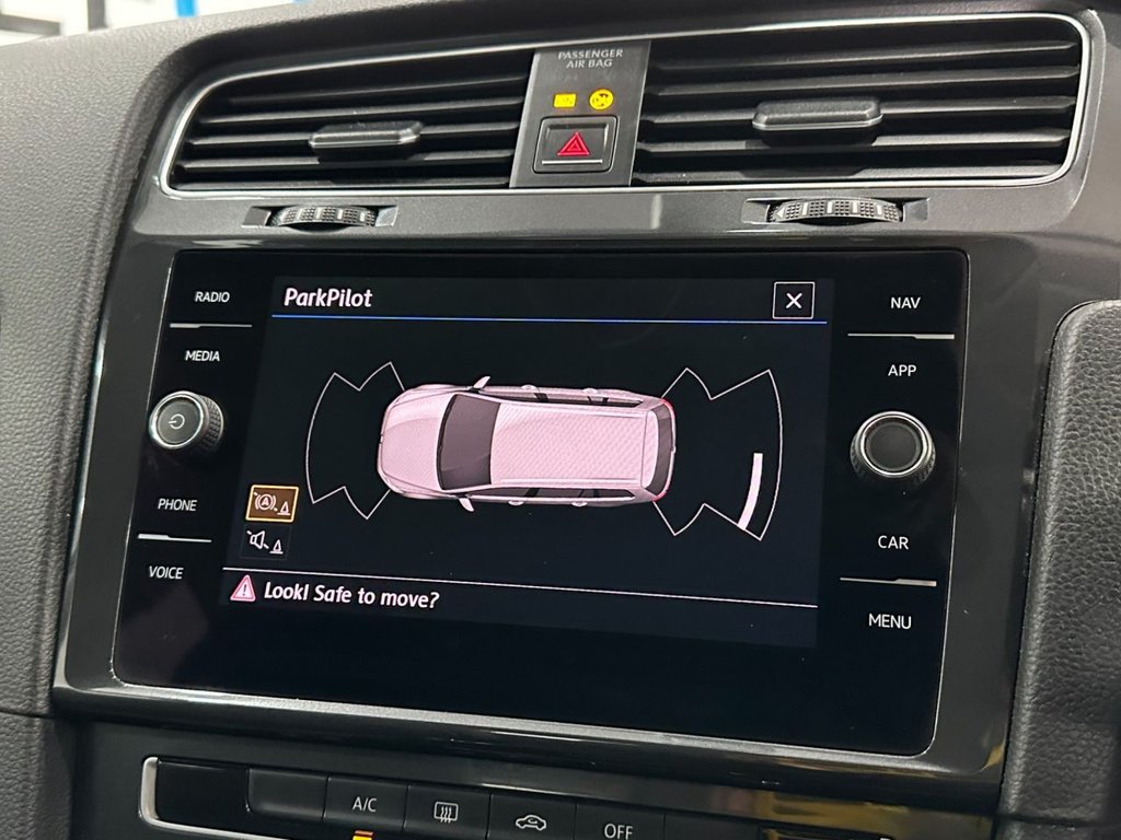 Used Volkswagen Golf 2018 for sale - 76303902: Photo 28