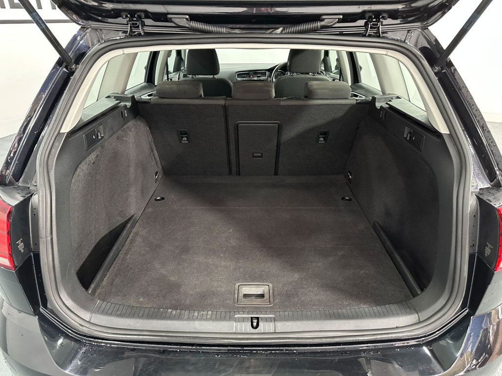 Used Volkswagen Golf 2018 for sale - 76303902: Photo 29