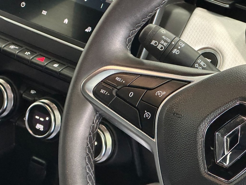 Used Renault Clio 2021 for sale - 76039345: Photo 17