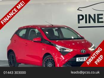 2019 (19) - 1.0 VVT-i x-play Hatchback 5dr Petrol Manual Euro 6 (71 ps)