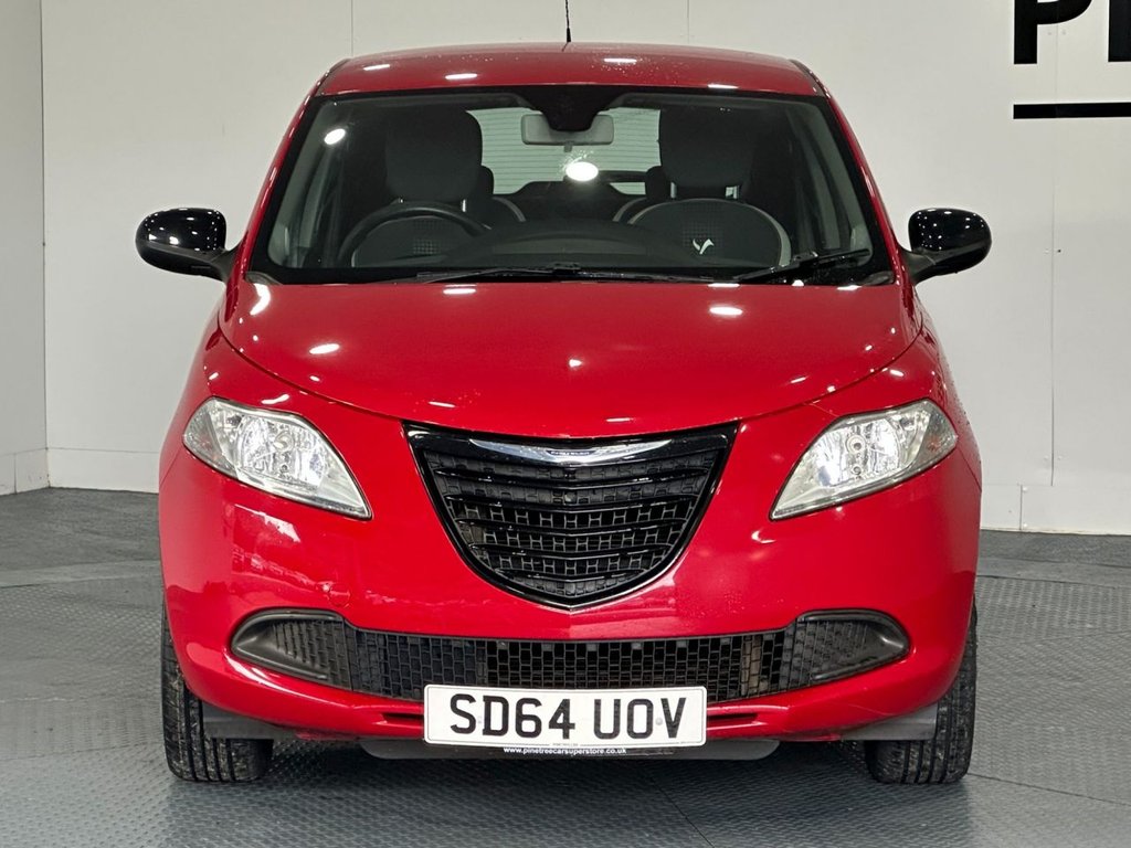 Used Chrysler Ypsilon 2014 for sale - 76345910: Photo 2