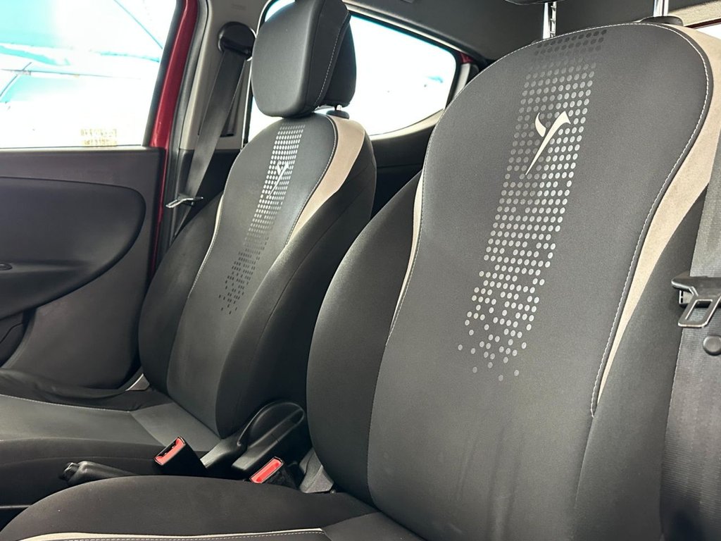 Used Chrysler Ypsilon 2014 for sale - 76345910: Photo 20