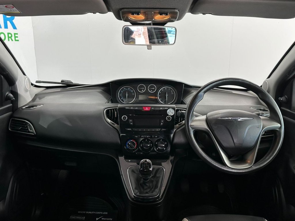 Used Chrysler Ypsilon 2014 for sale - 76345910: Photo 23