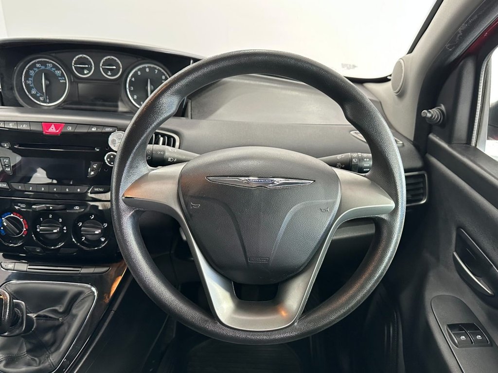 Used Chrysler Ypsilon 2014 for sale - 76345910: Photo 24