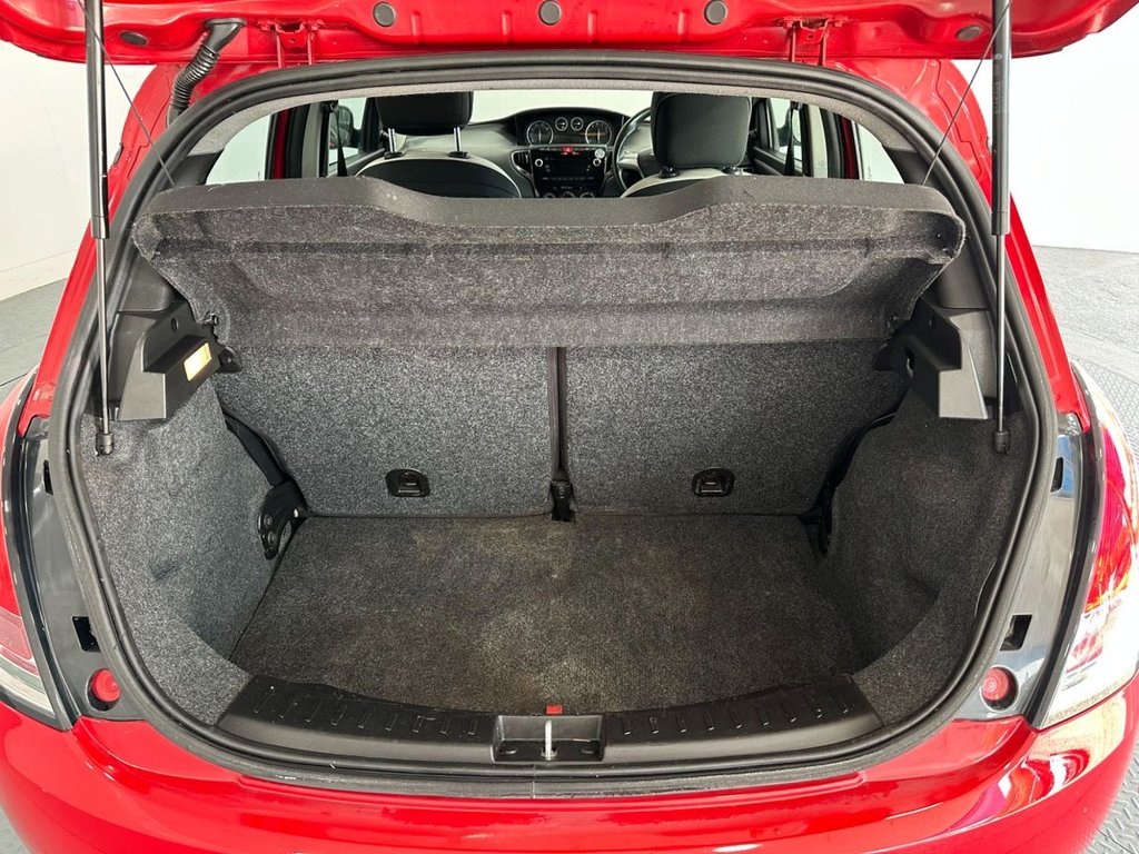 Used Chrysler Ypsilon 2014 for sale - 76345910: Photo 28