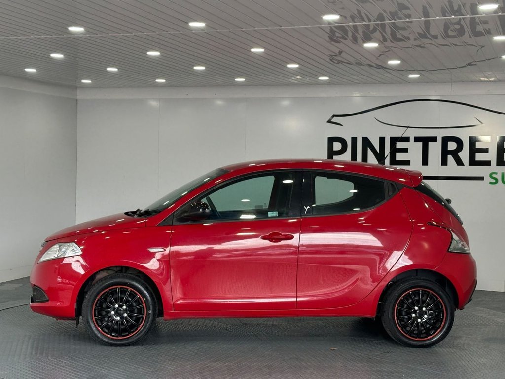 Used Chrysler Ypsilon 2014 for sale - 76345910: Photo 5