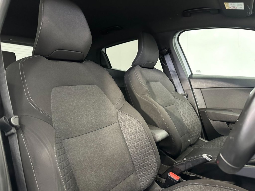 Used Renault Clio 2019 for sale - 76039607: Photo 19