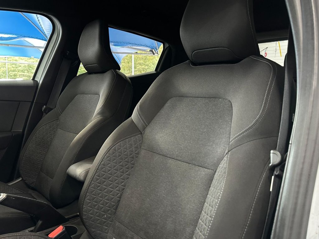 Used Renault Clio 2019 for sale - 76039607: Photo 21