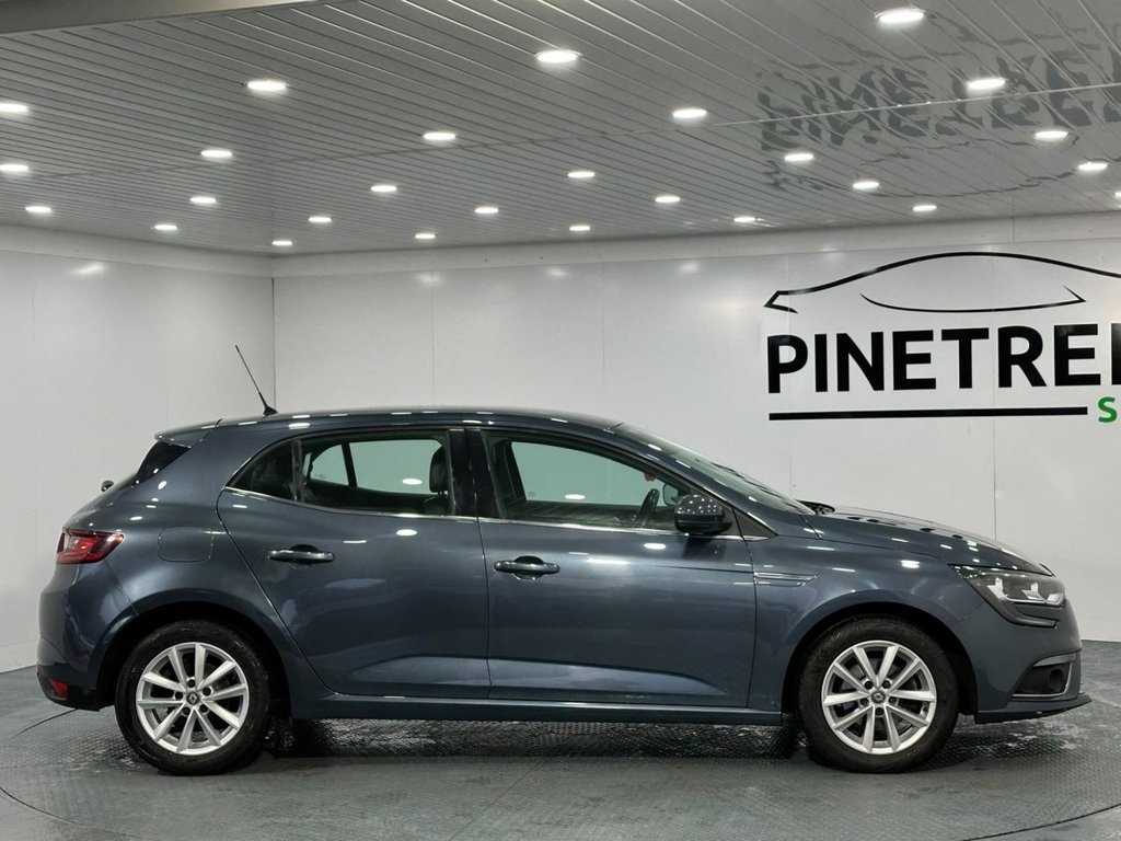 Used Renault Megane 2017 for sale - 77407873: Photo 6