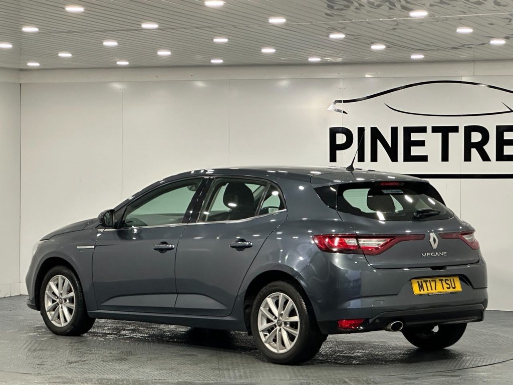 Used Renault Megane 2017 for sale - 77407873: Photo 8