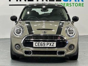 Used MINI Hatch 2019 for sale - 76740576: Photo