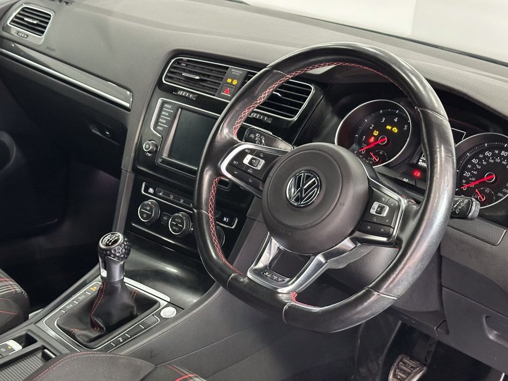 Used Volkswagen Golf 2015 for sale - 76279805: Photo 15