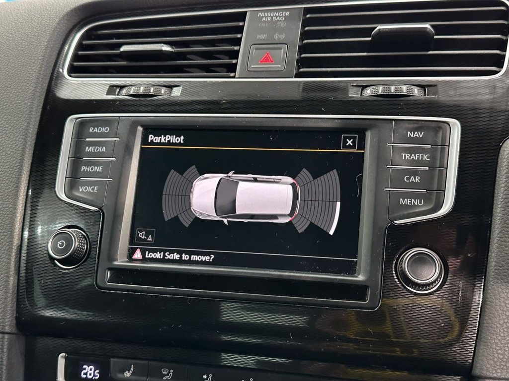 Used Volkswagen Golf 2015 for sale - 76279805: Photo 32