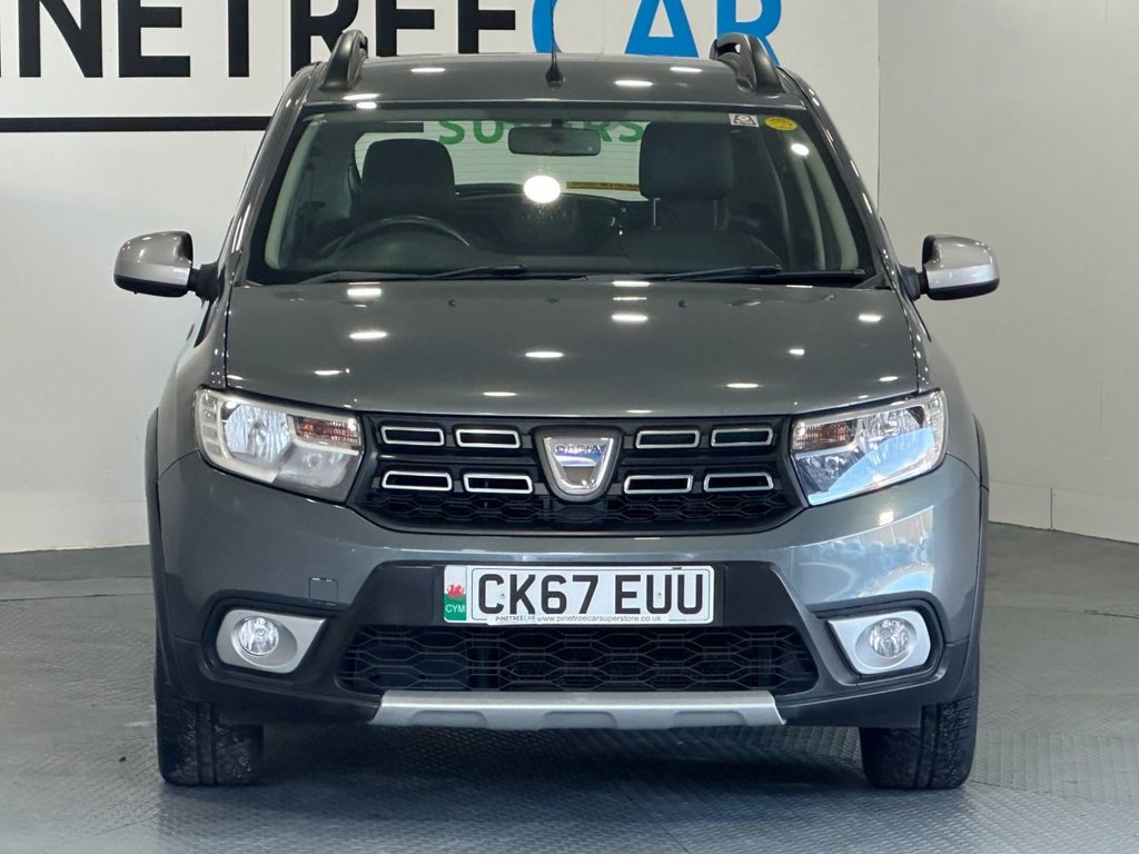 Used Dacia Sandero Stepway 2017 for sale - 76768626: Photo 2