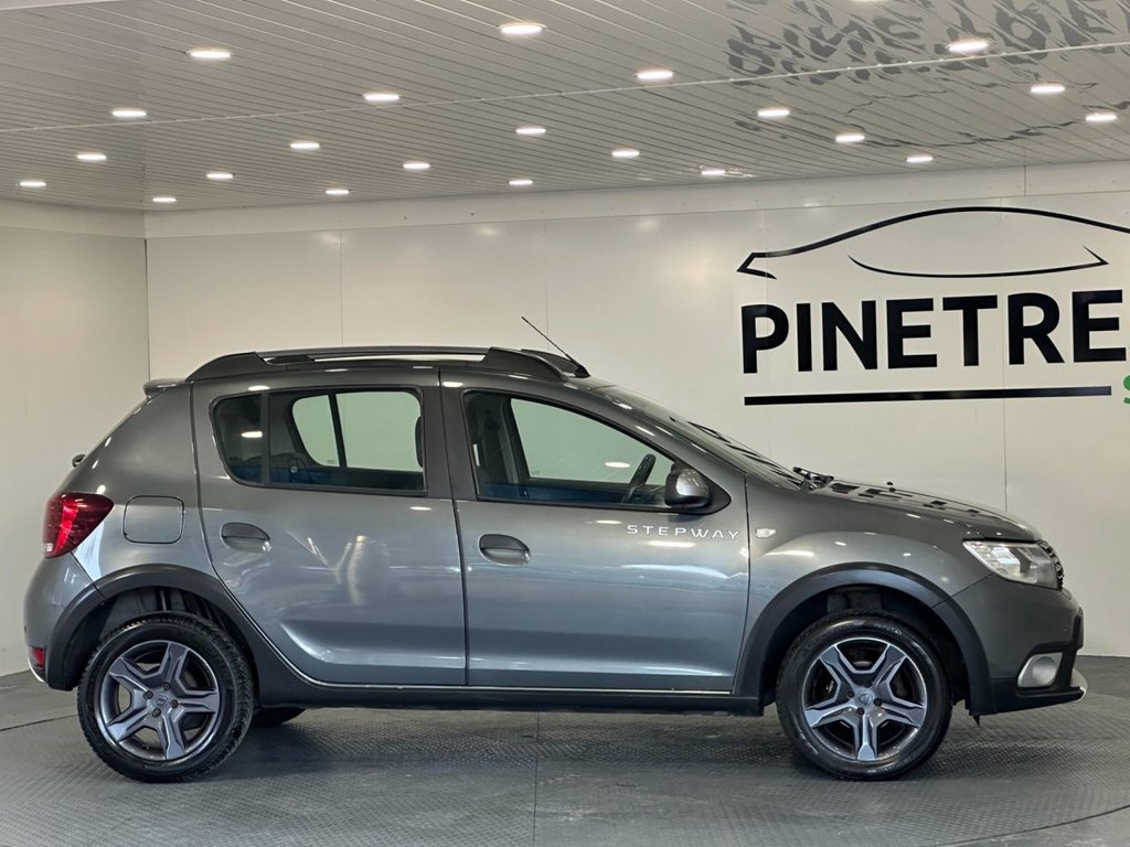 Used Dacia Sandero Stepway 2017 for sale - 76768626: Photo 6