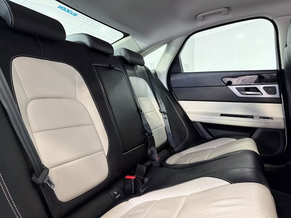 Used Jaguar XF 2018 for sale - 76039061: Photo 17